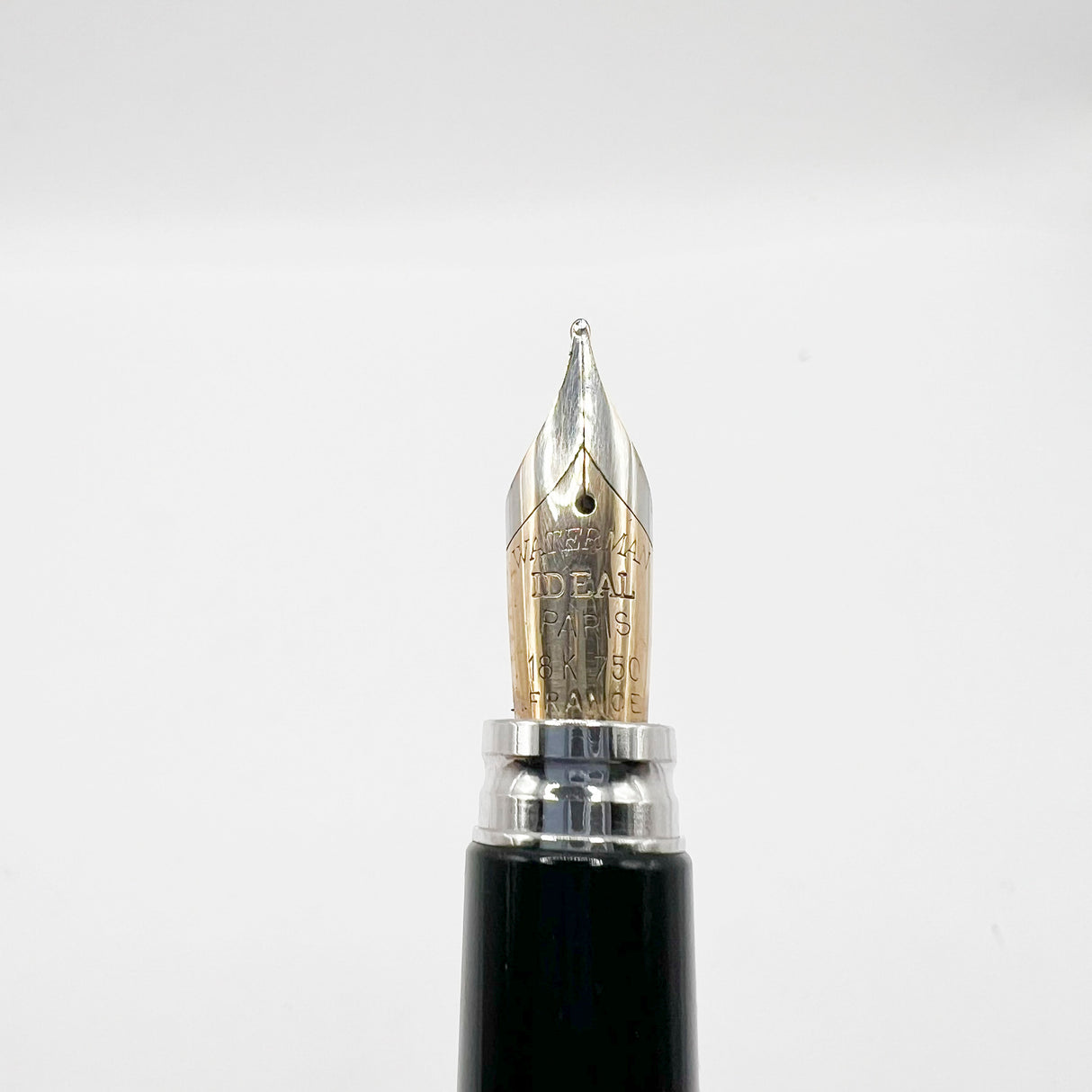 Waterman Night & Day Silver-Plated Fountain Pen - Medium 18kt Gold Nib