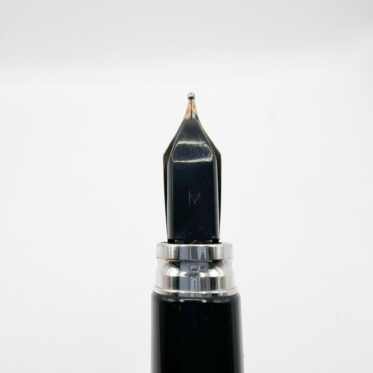 Waterman Night & Day Silver-Plated Fountain Pen - Medium 18kt Gold Nib