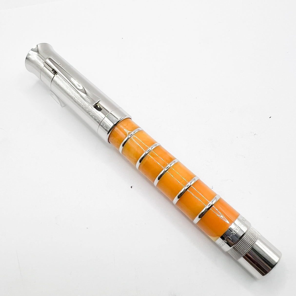 Graf von Faber-Castell "Amber" Pen of the Year 2004   -  Medium 18kt Gold Nib - Very Desirable!!