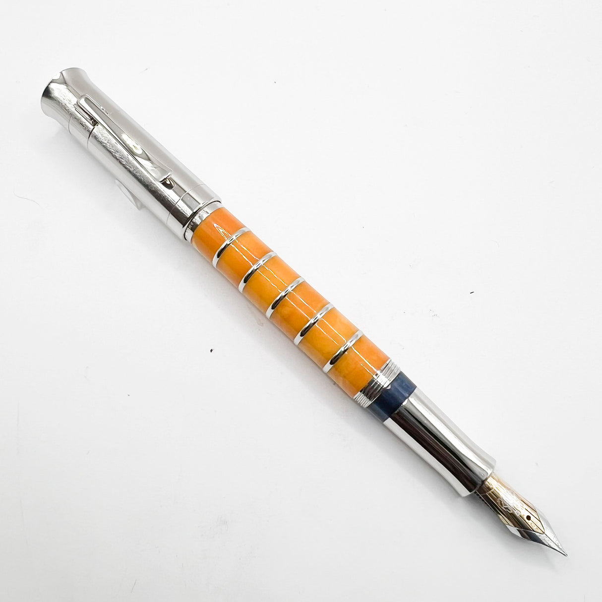 Graf von Faber-Castell "Amber" Pen of the Year 2004   -  Medium 18kt Gold Nib - Very Desirable!!