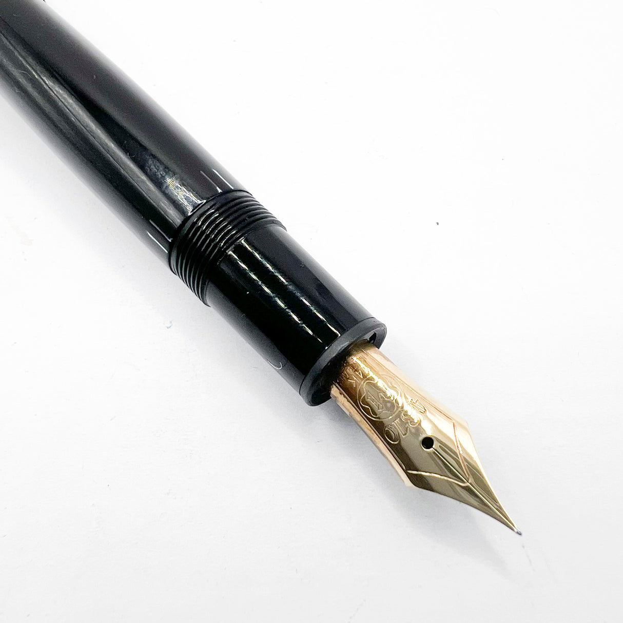 Montblanc Meisterstuck Black Resin #146 LeGrand Fountain Pen -   Semi-Flex Extra Fine 14kt Gold Nib