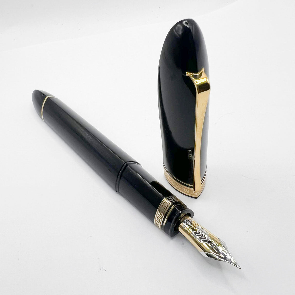 OMAS Blue/Black  #360 Oversized Triangulated Fountain Pen - Medium 18kt Gold Nib