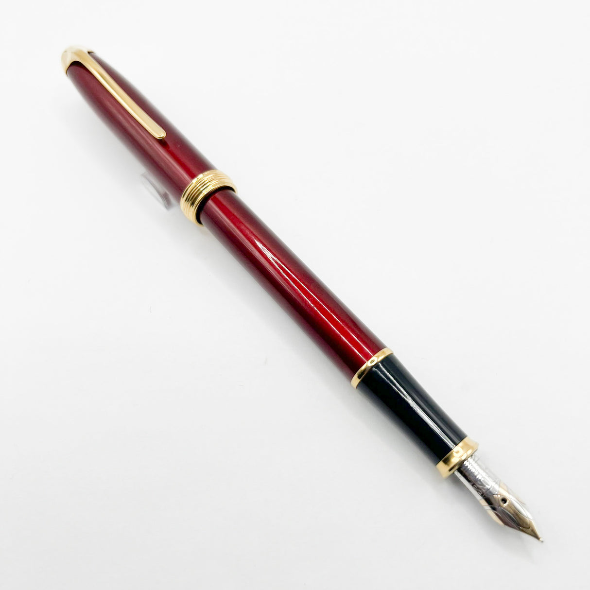 Cross Pinnacle Bordeaux Lacquer Fountain Pen -  Fine 18kt Gold Nib