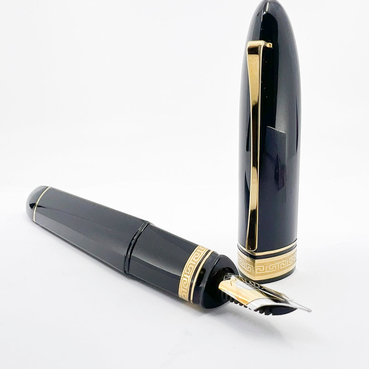 OMAS Blue/Black  #360 Oversized Triangulated Fountain Pen - Fine 18kt Gold Nib