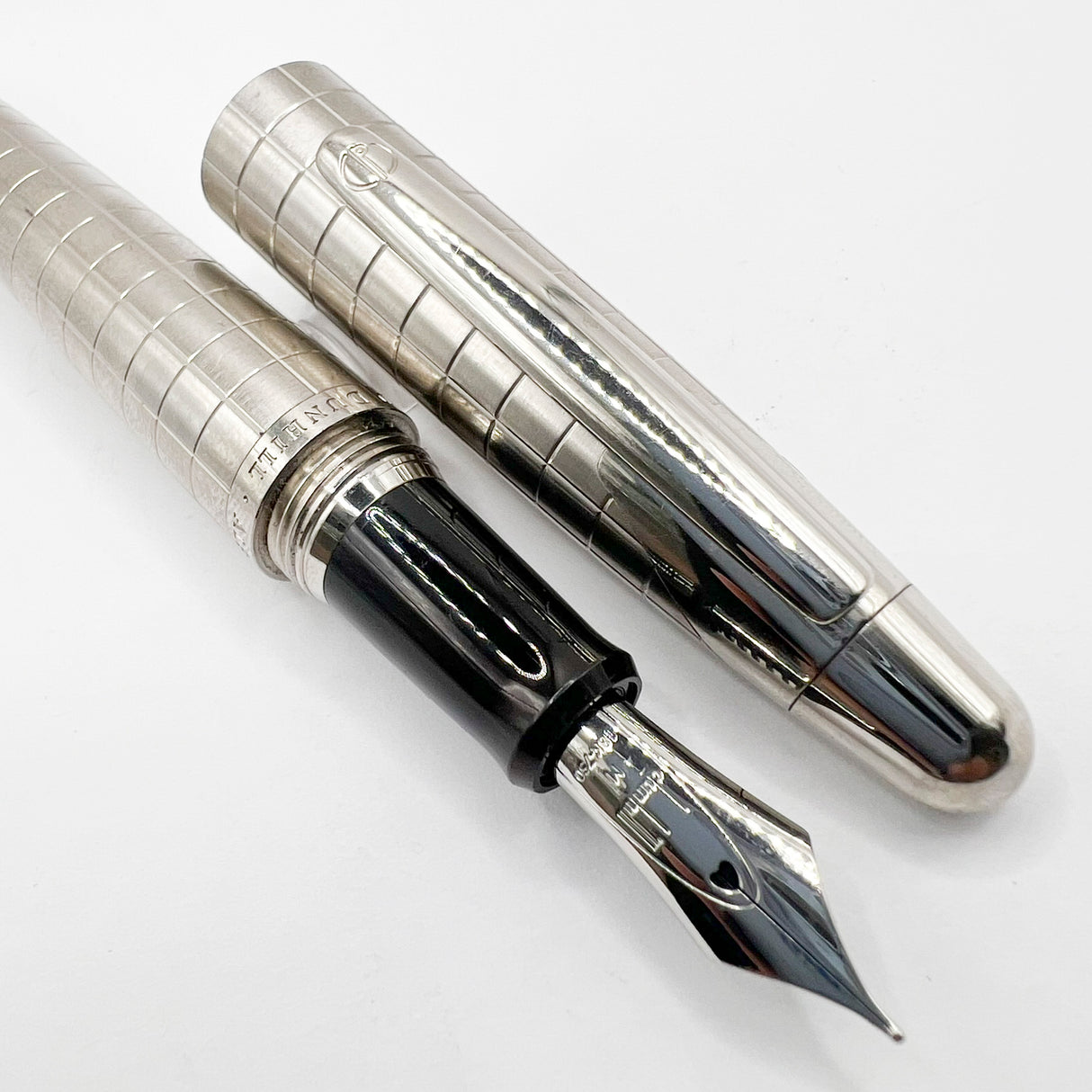 Dunhill AD2000 Brushed Stainless Steel Cross Hatch Design  Fountain Pen -  Medium 18kt Gold Nib (Leans to Fine)