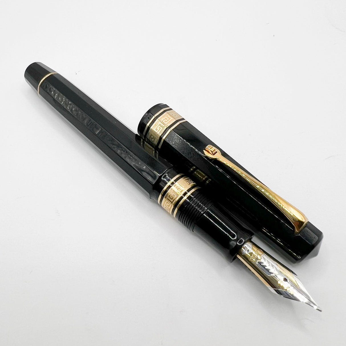 OMAS  Senior Paragon Extra - Large Facetted Black Fountain Pen - Semi-Flexible Medium 18kt Gold Nib