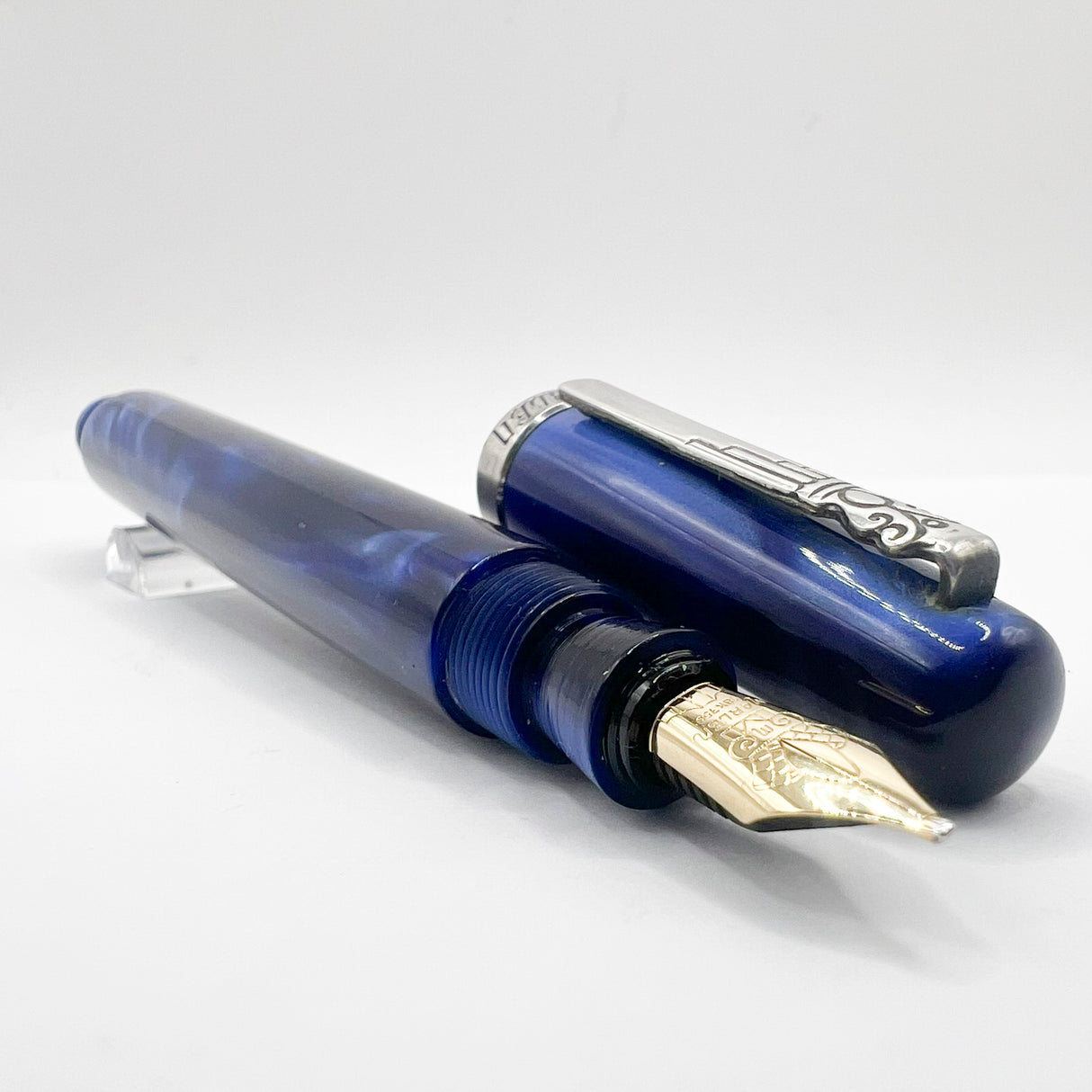 Marlen Chagall Marbled Blue Fountain Pen - Broad 18kt Gold  Nib