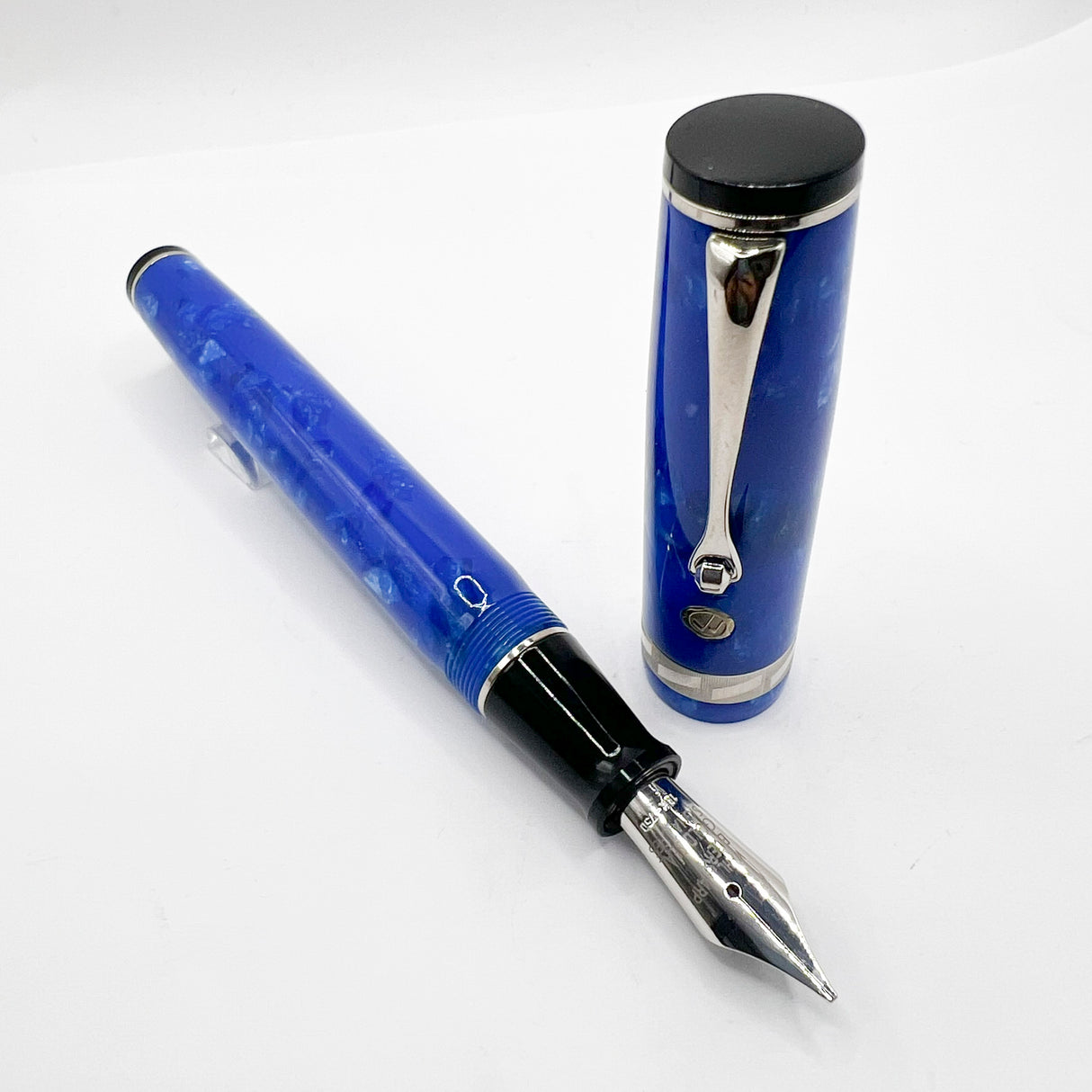 Wahl Eversharp Signature Marbled Blue Fountain Pen - Broad Stub 18kt Gold Nib