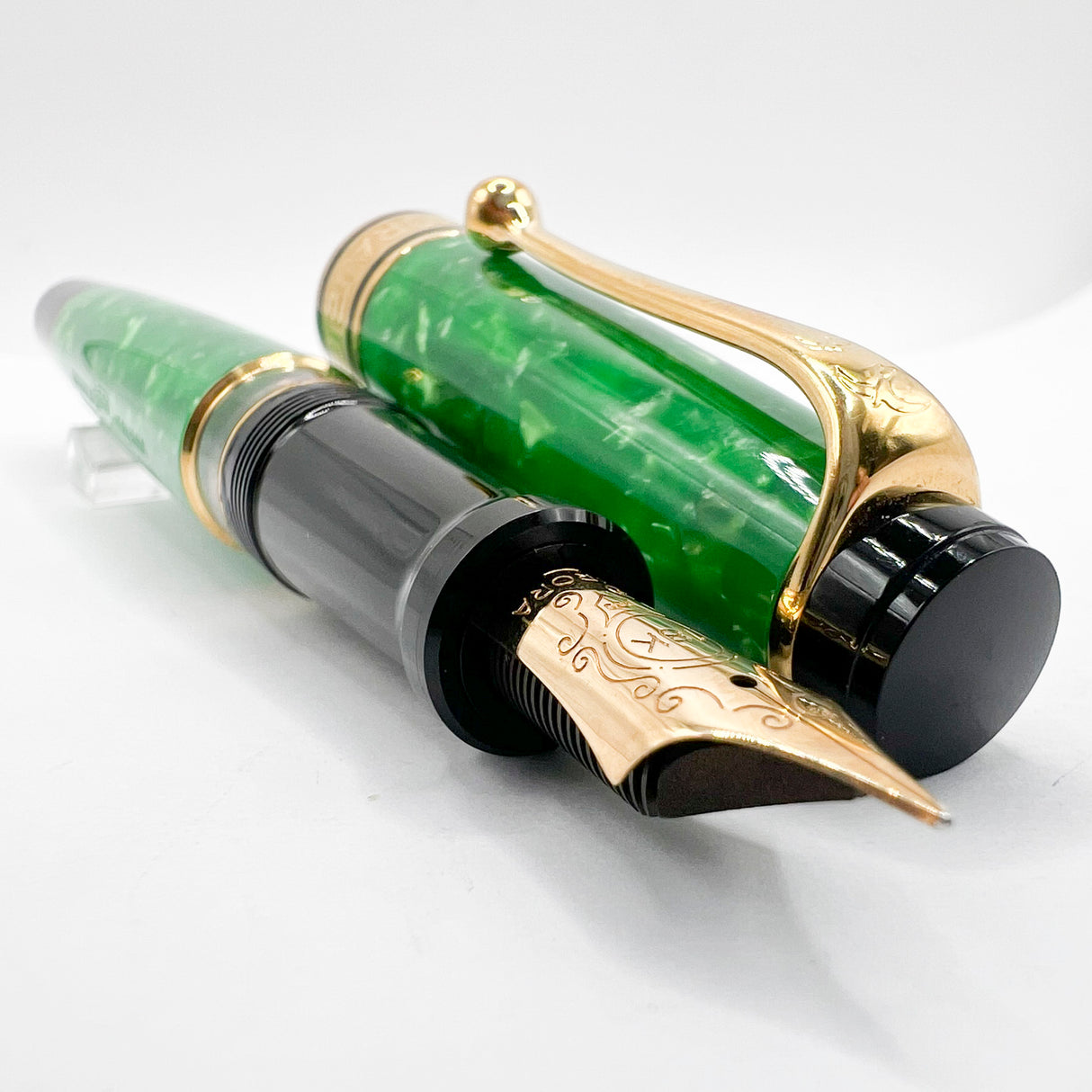 Aurora Optima Primavera Marbled Green Limited Edition Fountain Pen - Extra Fine 18kt Gold Nib