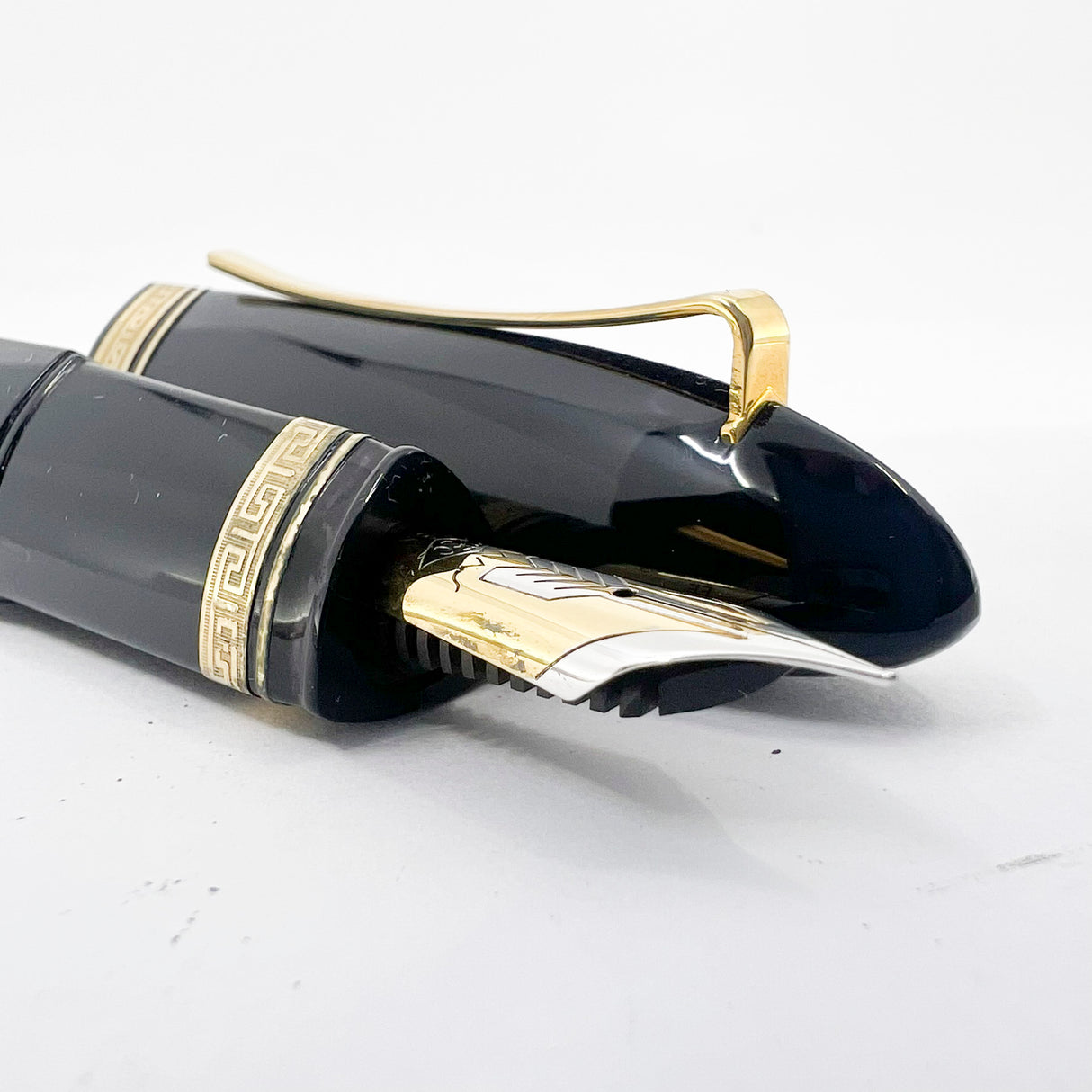 OMAS Blue/Black Overisized  #360 Triangulated Fountain Pen - Extra Fine 18kt Gold Nib
