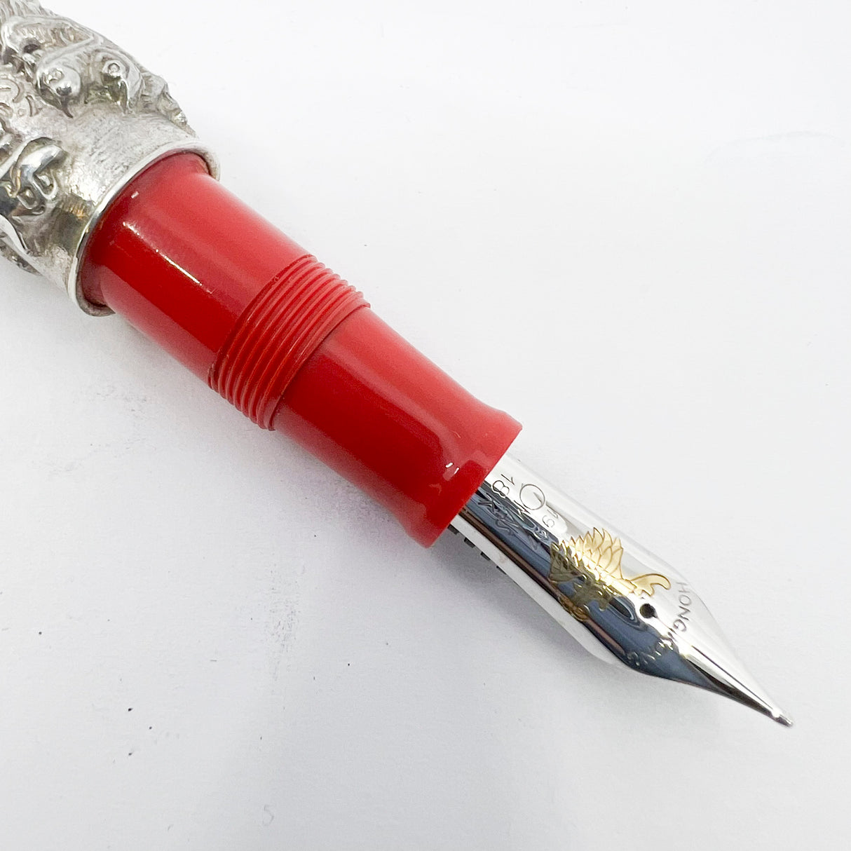OMAS Sterling Silver Hong Kong Return to the Motherland Limited Edition Fountain Pen - Medium 18kt Gold Nib
