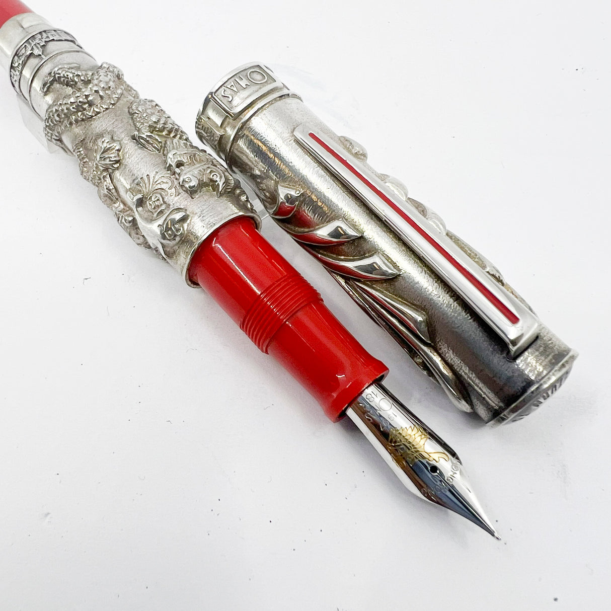 OMAS Sterling Silver Hong Kong Return to the Motherland Limited Edition Fountain Pen - Medium 18kt Gold Nib