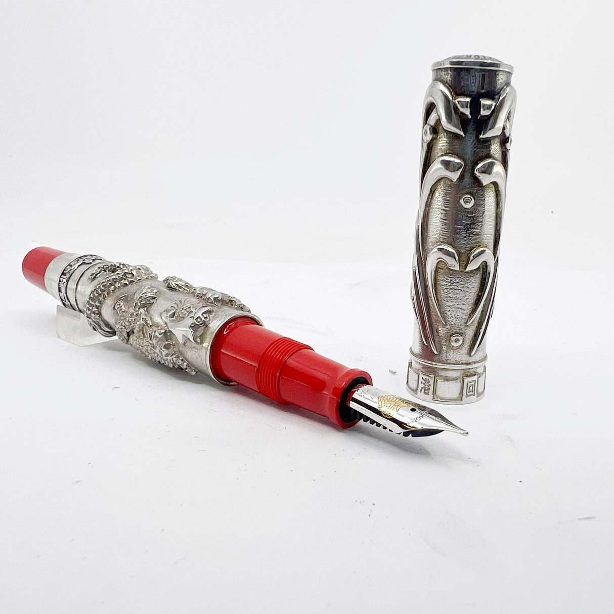 OMAS Sterling Silver Hong Kong Return to the Motherland Limited Edition Fountain Pen - Medium 18kt Gold Nib