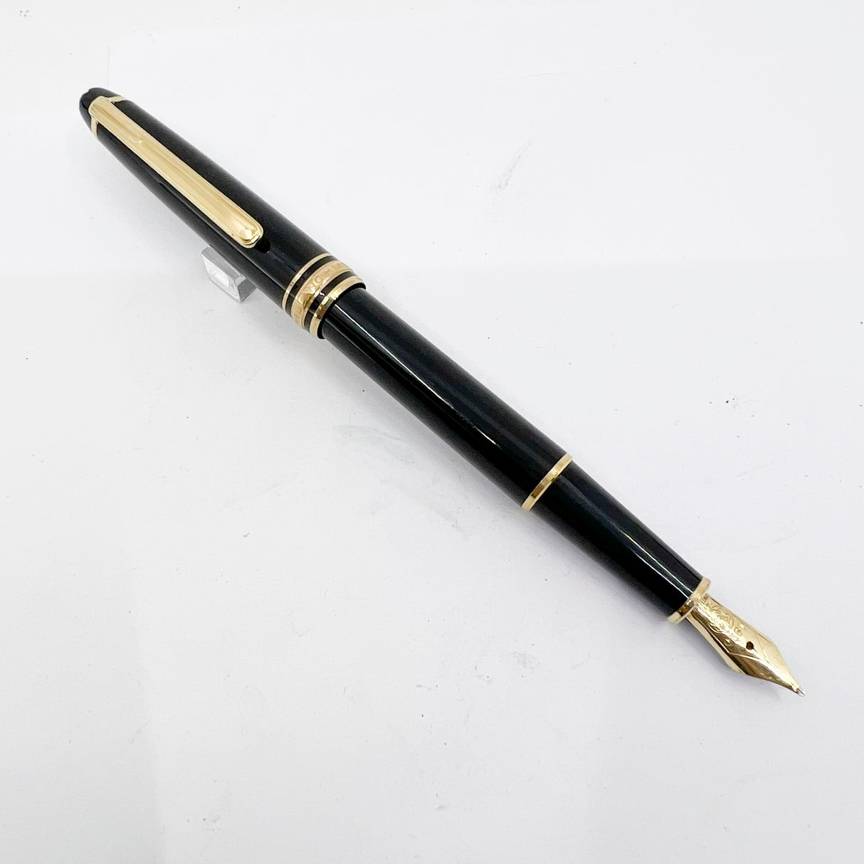Montblanc Classique #144 Black Resin Fountain Pen - Medium 14kt Gold Nib