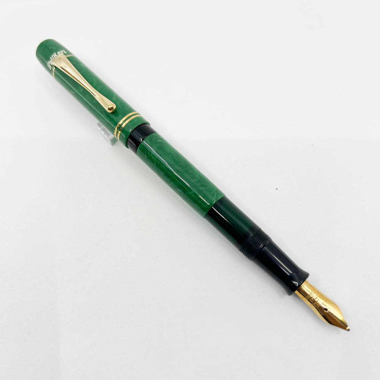 Pelikan Jade Green Celluloid (1935 Originals of their Time) Limited Edition Fountain Pen - Broad 18kt Gold Nib