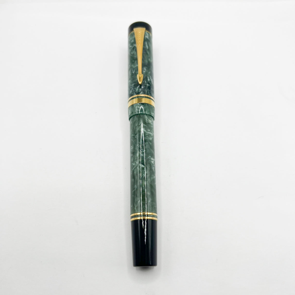 Parker Duofold Centennial Marbled Green  Fountain Pen (Circa 1990) - Medium 18kt Gold Nib