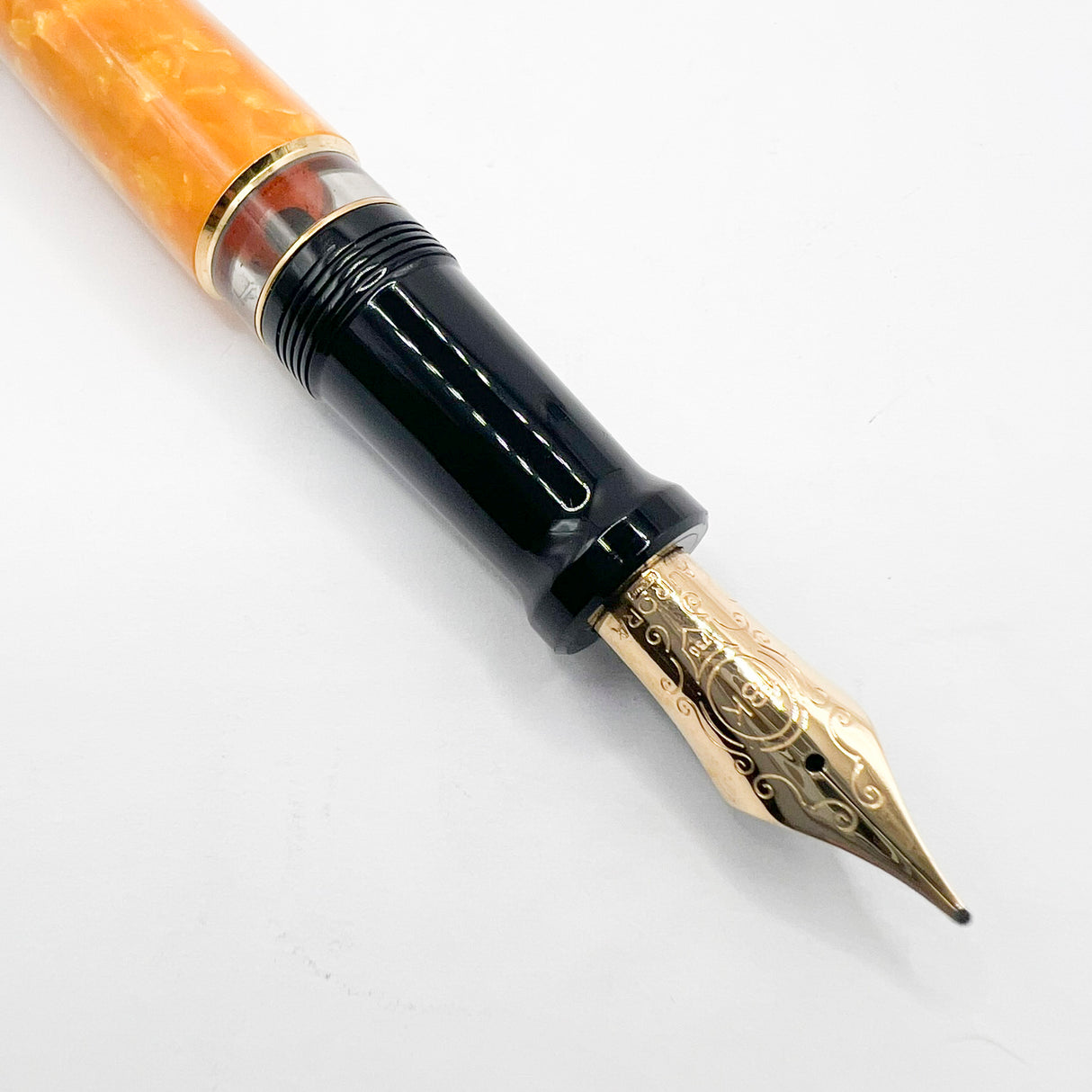Aurora Optima Marbled Orange Sole Limited Edition Fountain  Pen  - Broad 18kt Gold Nib