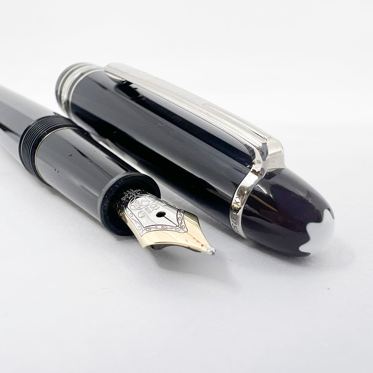 Montblanc P145 Classique Platinum Plated Trim Fountain Pen -  Medium 14kt Gold Nib