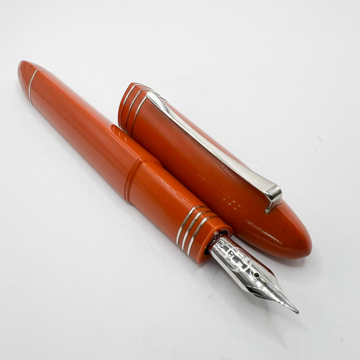 OMAS #360 for Armando Simoni Club Orange Triangulated  Fountain Pen (Circa 1999) - Medium 18kt Gold Nib
