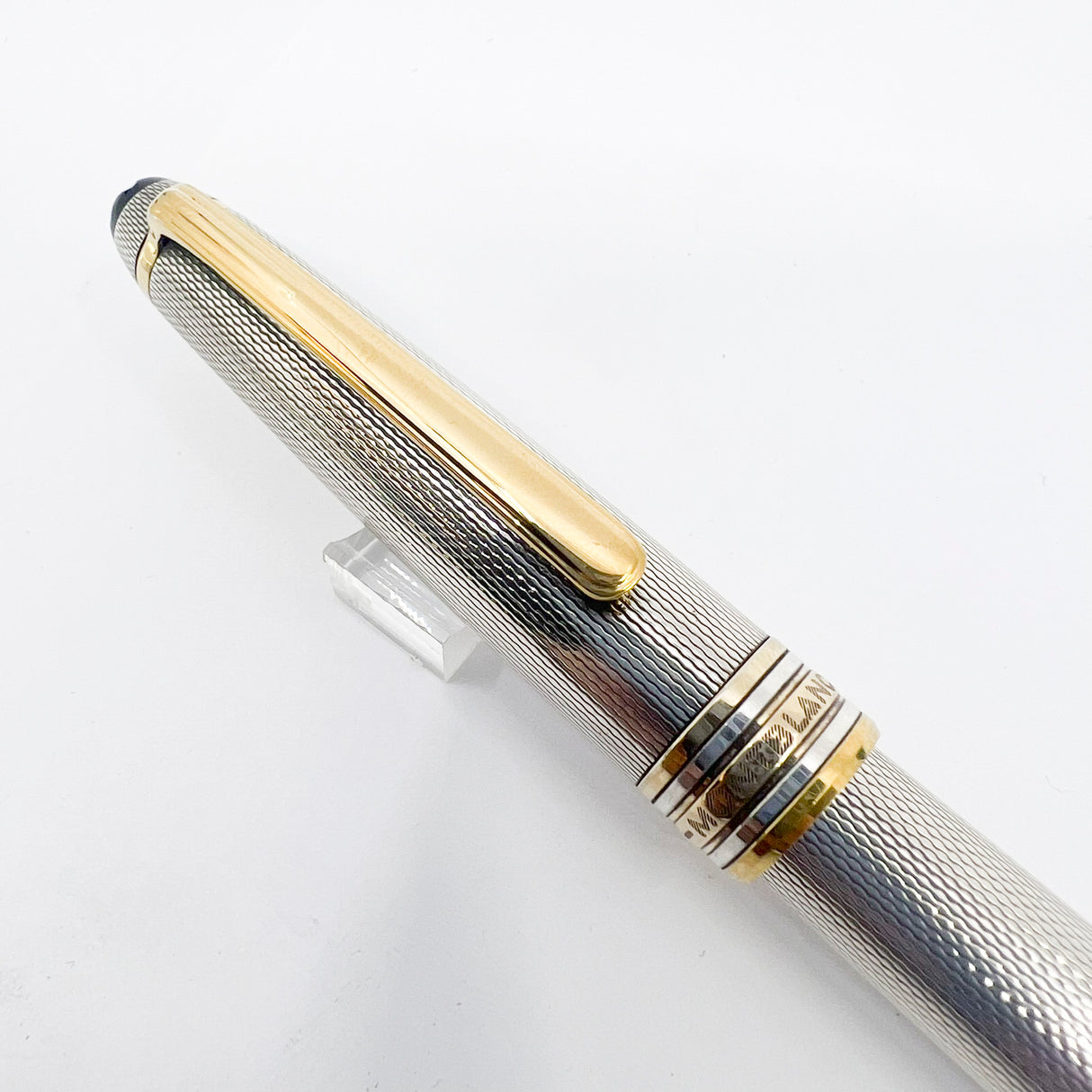 Montblanc Meisterstück Solitaire Barleycorn Sterling Silver  #144 Fountain Pen - Fine 14kt Gold Nib