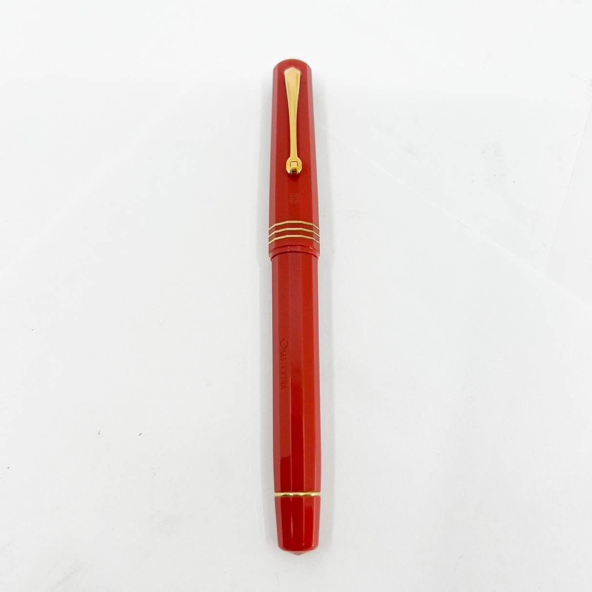 OMAS for  Armando Simoni Club/1990's -   Milord Paragon Coral Fountain Pen - Oblique  Broad 18kt Gold Nib