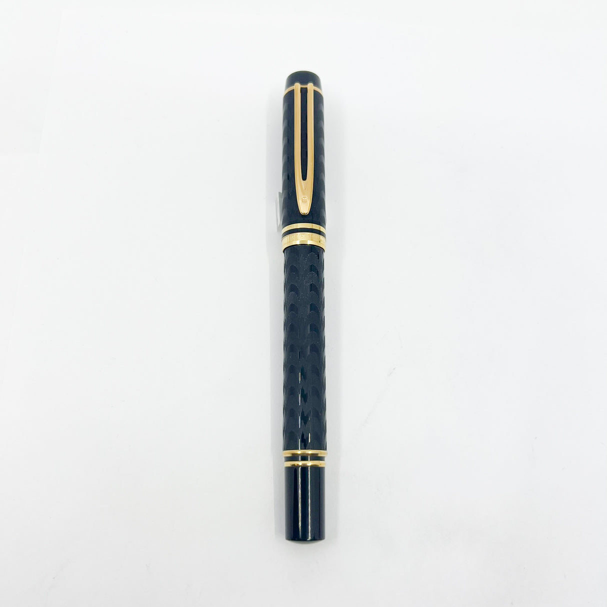 Waterman Man 100 Opera  Black Chased Fountain Pen - Medium 18kt Gold Nib