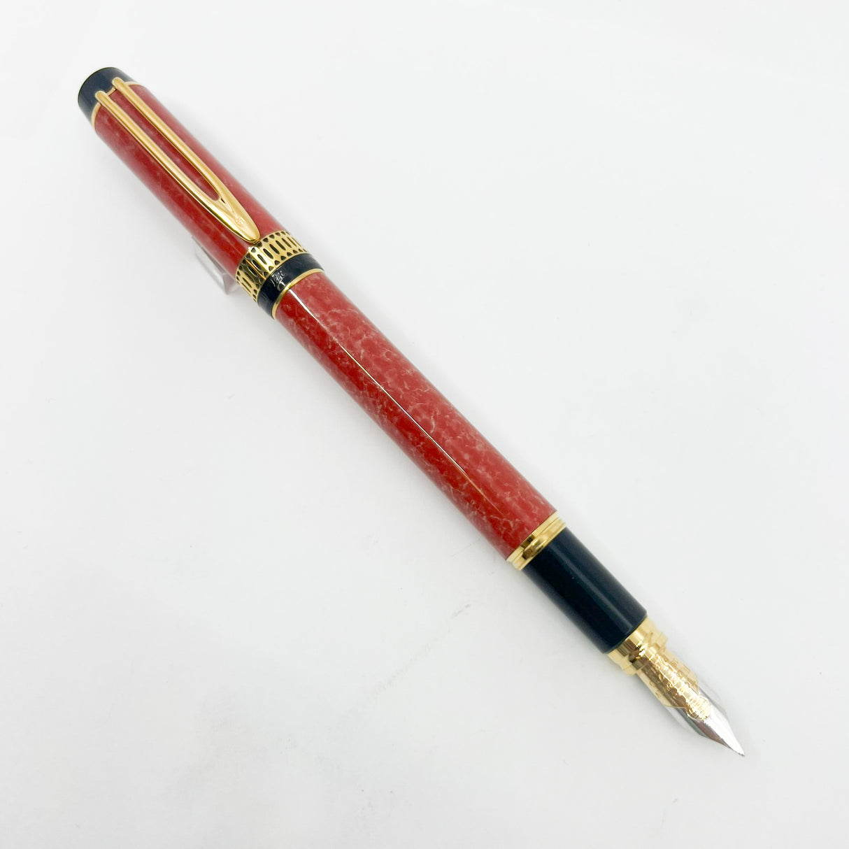 Waterman Patrician Red Coral Marble Fountain Pen- Fine 18kt Gold  Nib