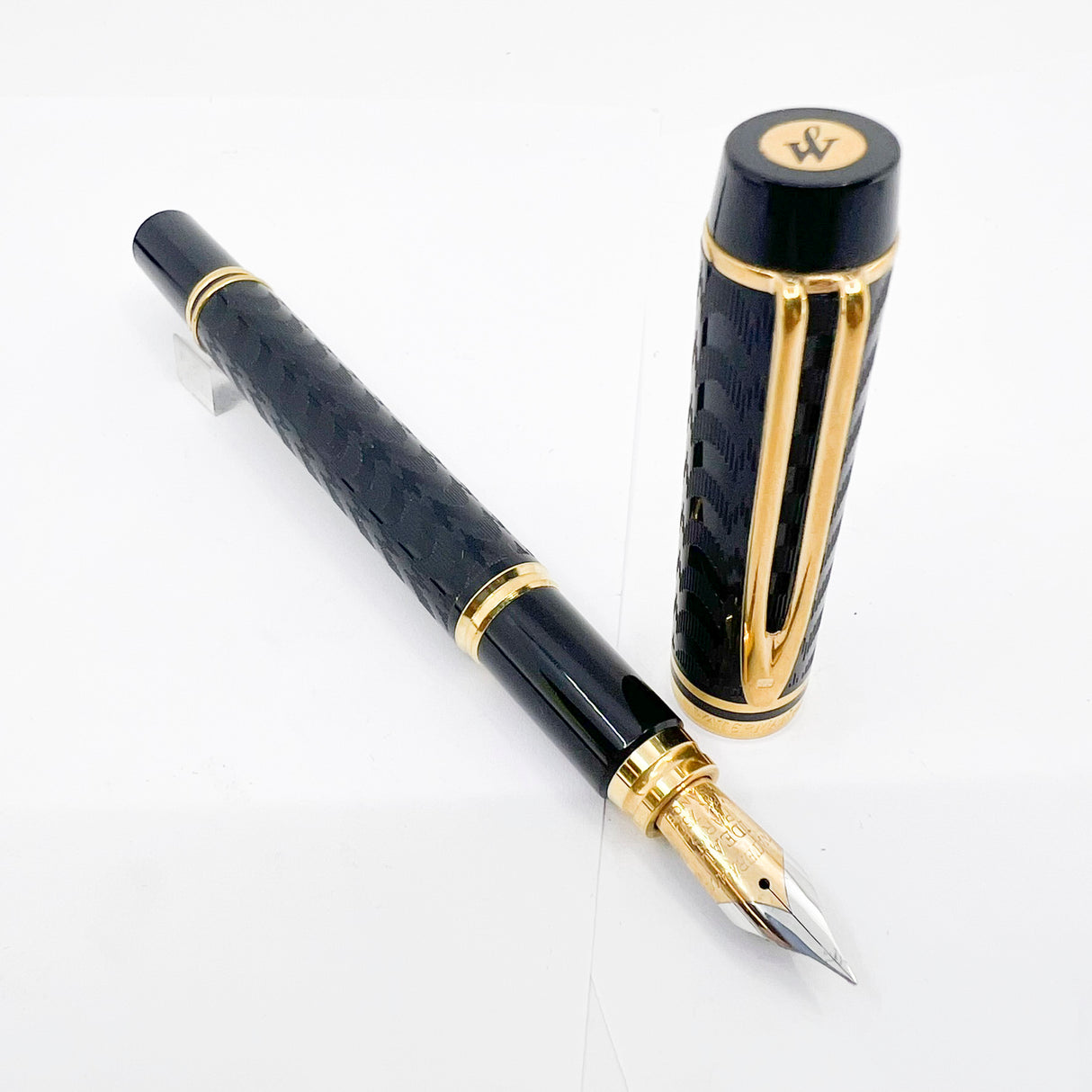 Waterman Man 100 Opera Black Chased  Fountain Pen - Fine 18kt Gold Nib