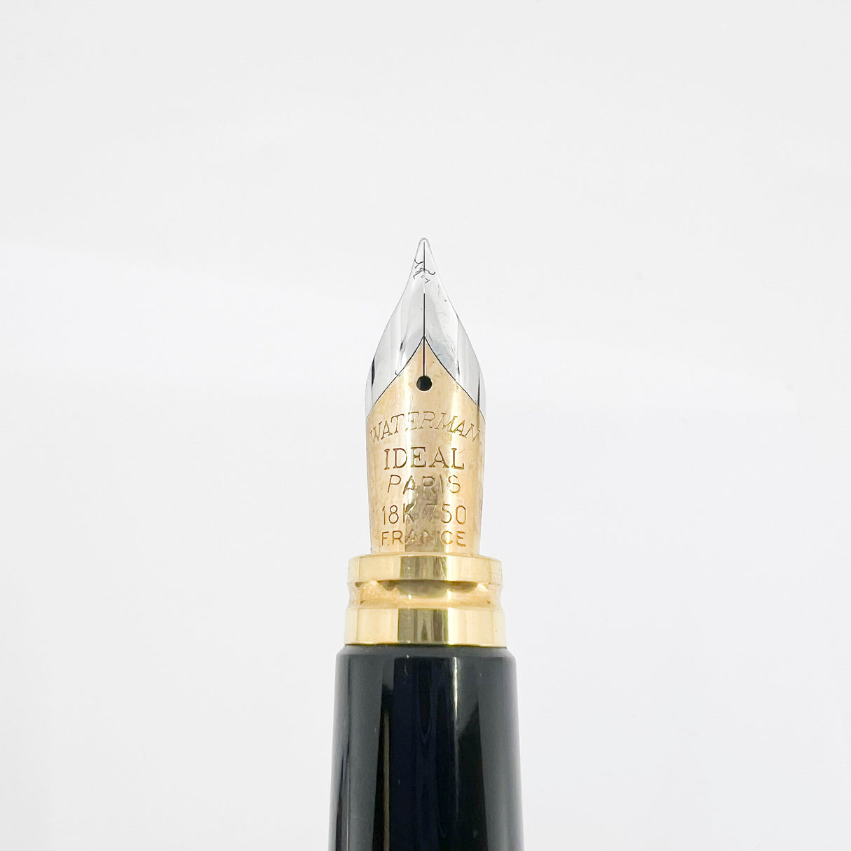 Waterman Man 100 Opera Black Chased  Fountain Pen - Fine 18kt Gold Nib