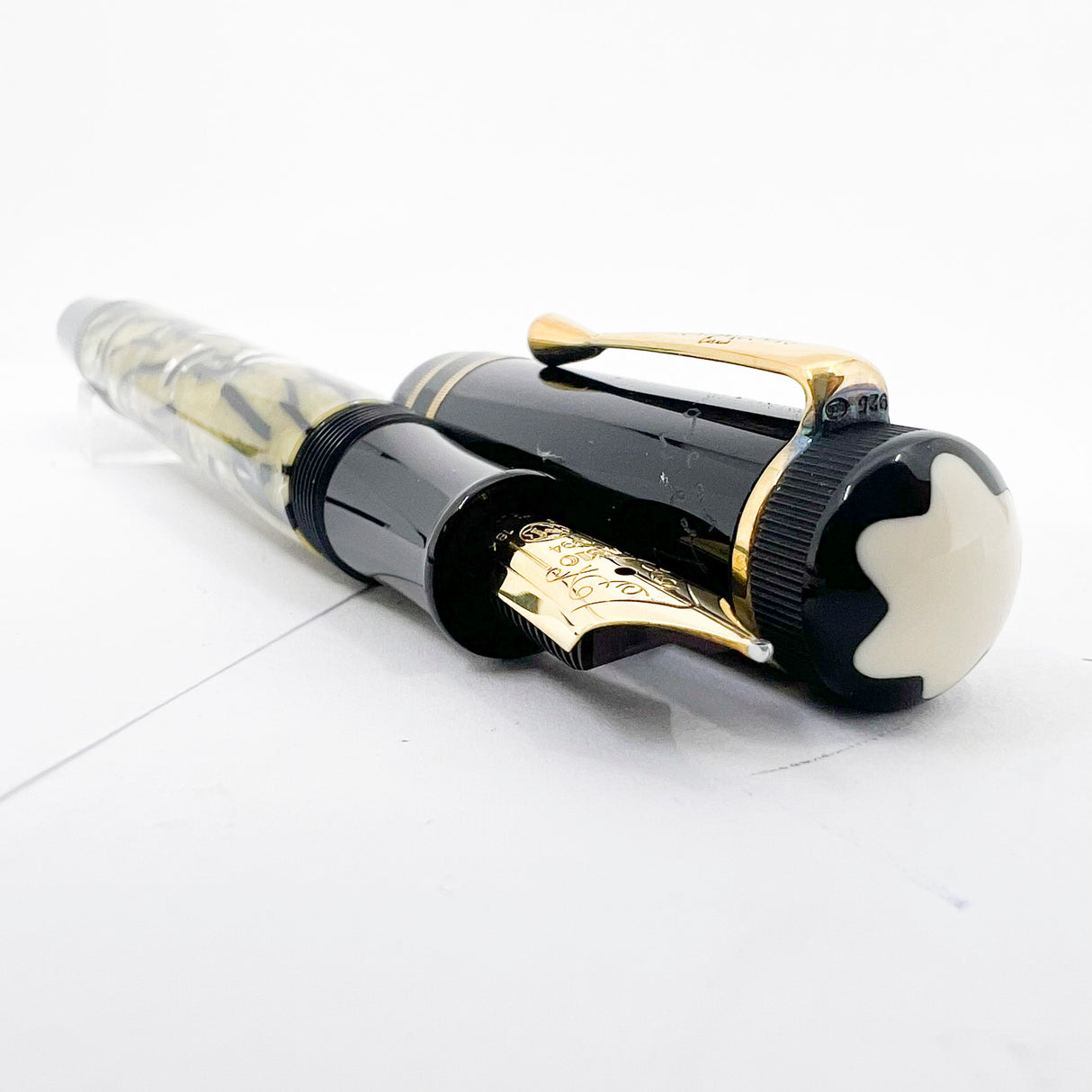 Montblanc Oscar Wilde Writer Series Limited Edition Fountain Pen - Medium 18kt Gold Nib
