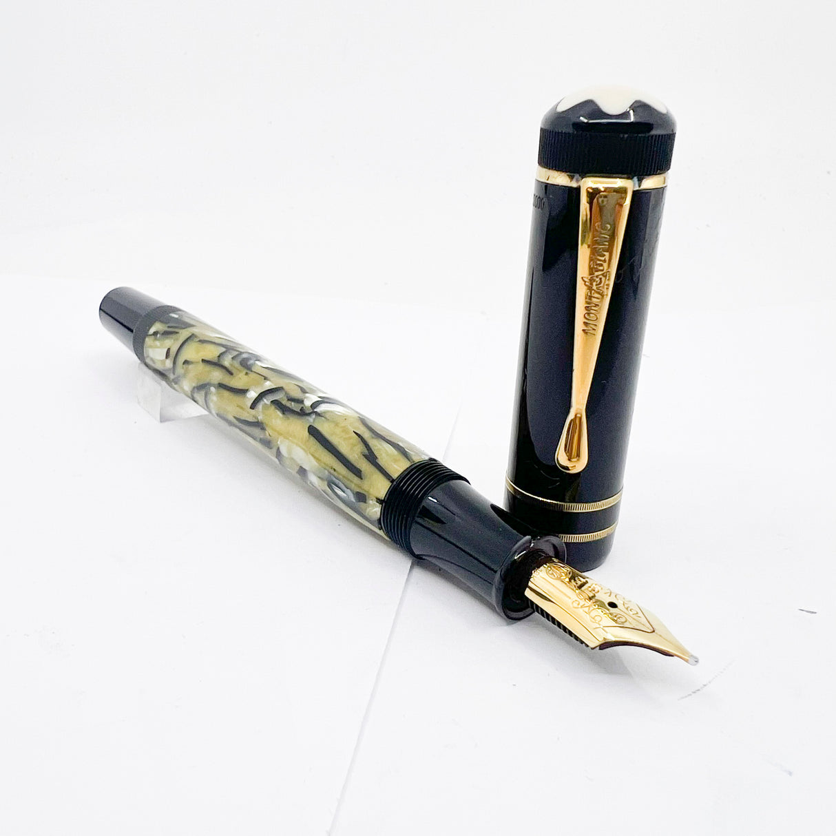 Montblanc Oscar Wilde Writer Series Limited Edition Fountain Pen - Medium 18kt Gold Nib