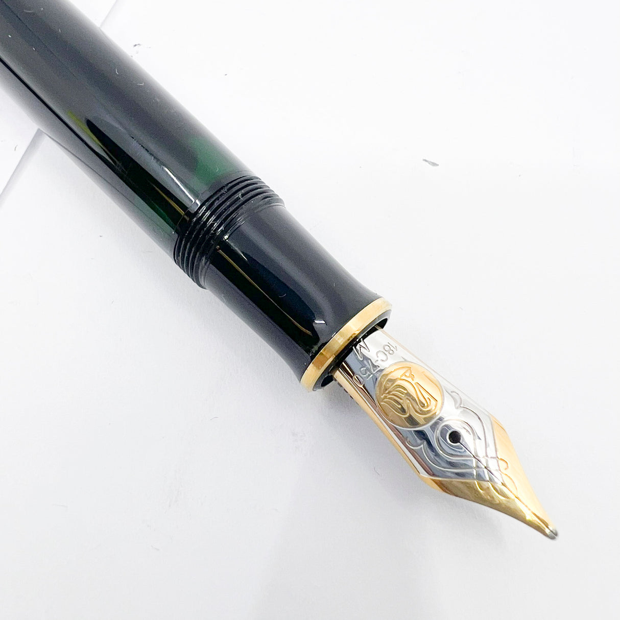 Pelikan M800 All Black Fountain Pen - Medium 18kt Gold Nib