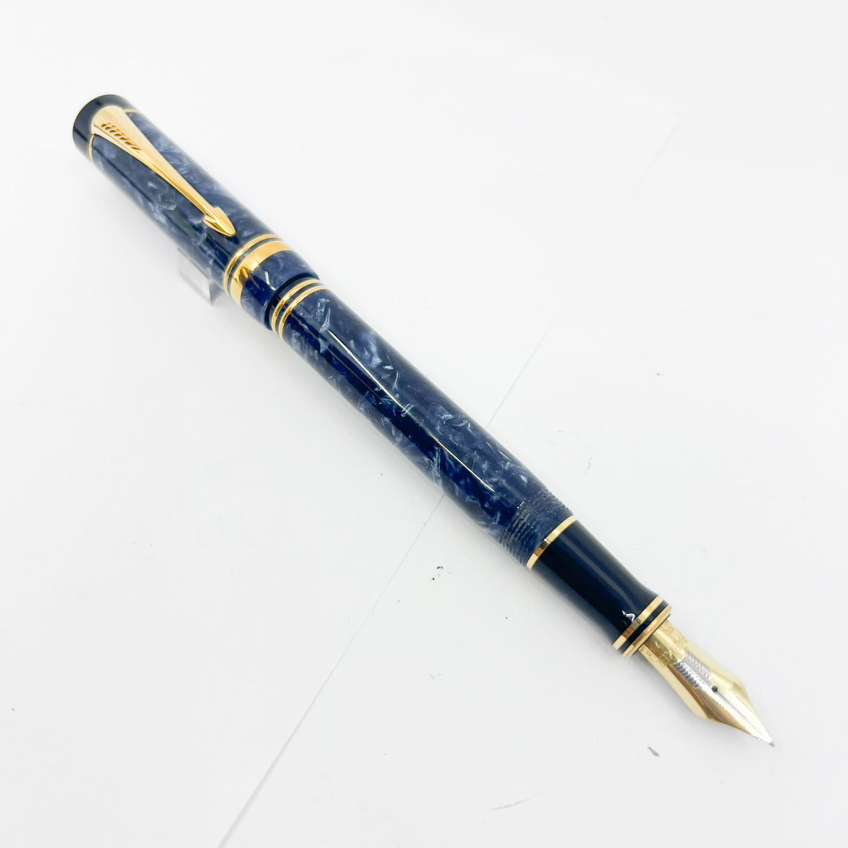 Parker Centennial (Largest Size) Duofold Blue Marble Fountain Pen - Extra Fine 18kt Gold Nib - Circa 1991