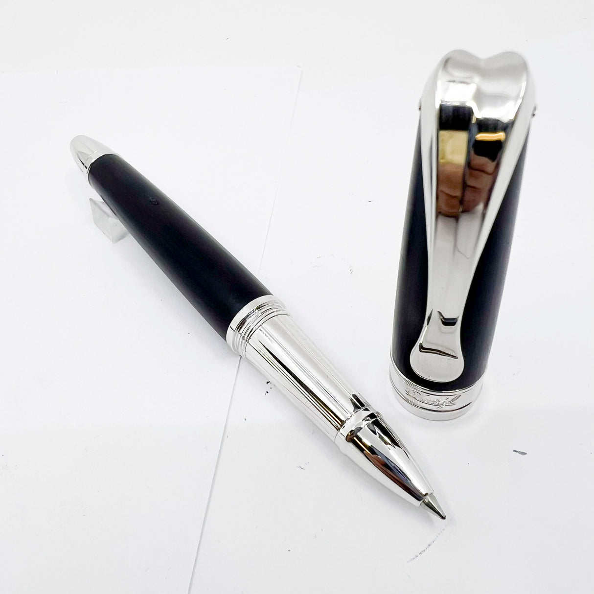 Davidoff "the very Zino" Grenadilla Wood  Rollerball - Rhodium Plated Trim