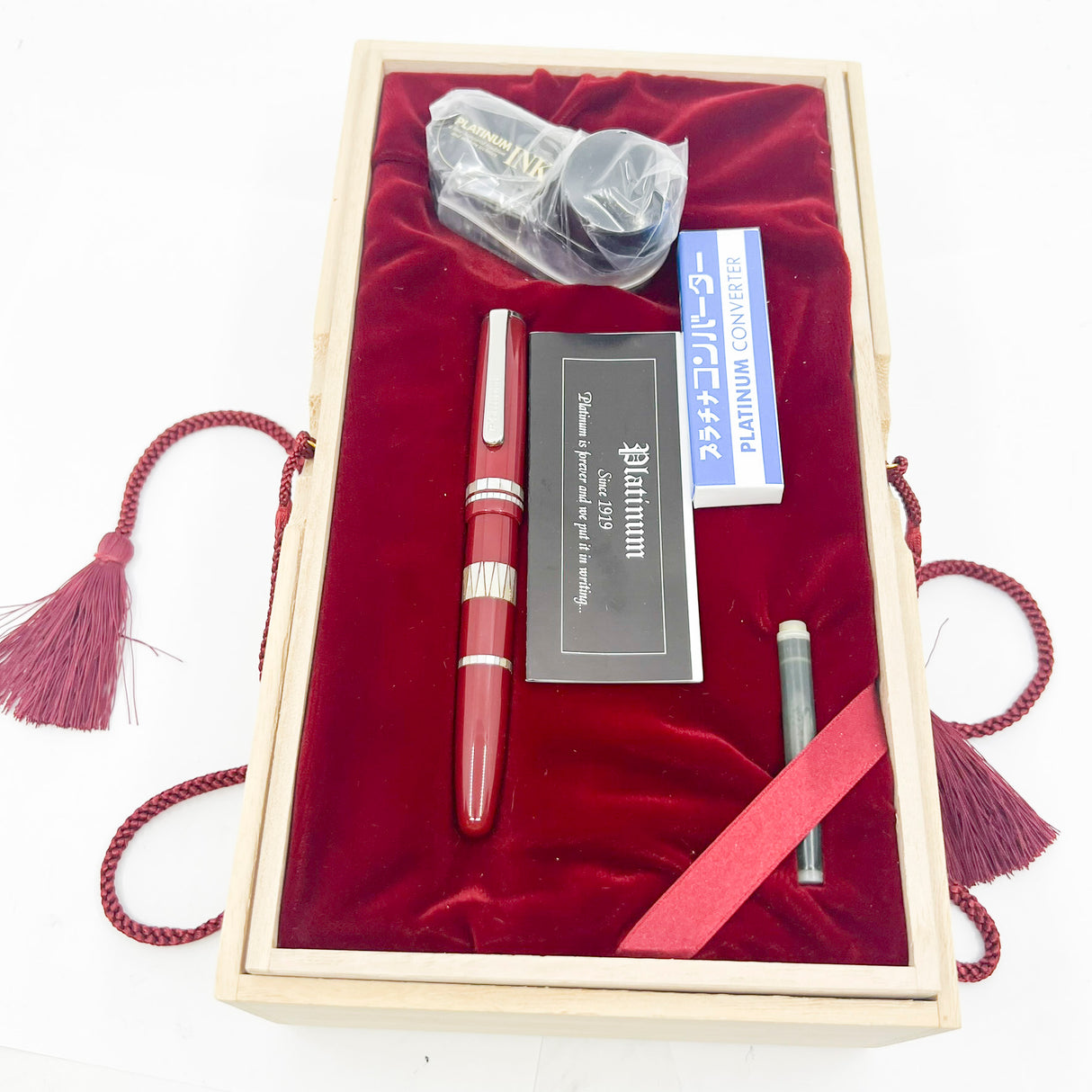PLATINUM Mother of Pearl 80th Anniversary Fountain Pen Special Anniversary 1999 - Extra Fine 18kt Gold Nib