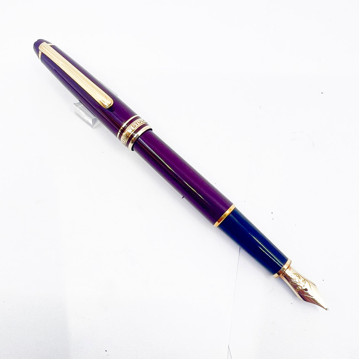 Montblanc #144 Bordeaux Resin Fountain Pen - Fine 14kt Gold Nib