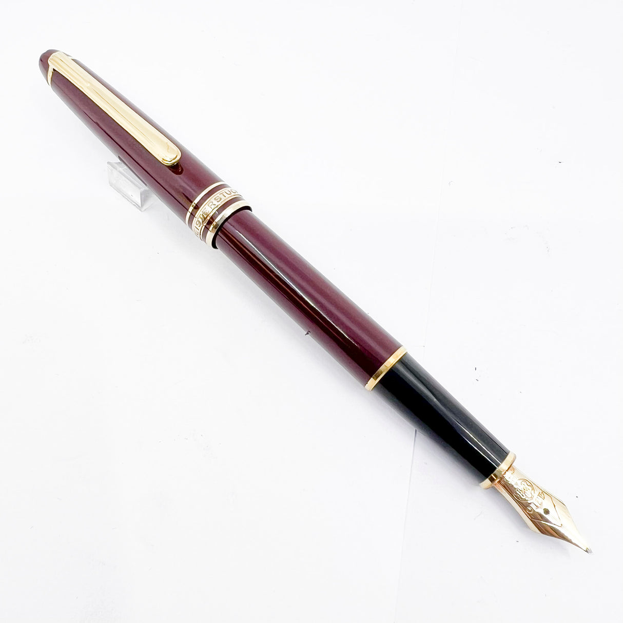 Montblanc #144 Bordeaux Resin Fountain Pen - Fine 14kt Gold Nib