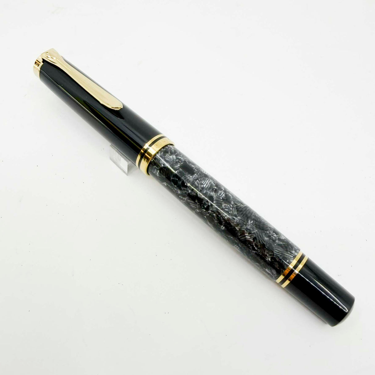 Pelikan M815 Wall Street Limited Edition Fountain Pen - Medium 18kt Gold Nib