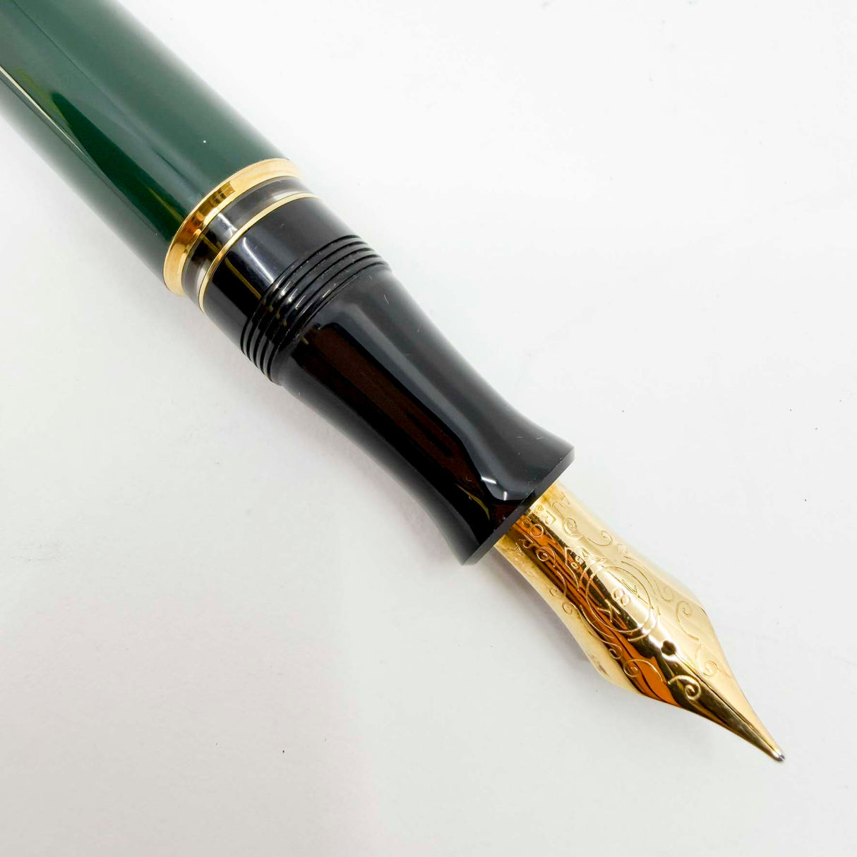 Aurora Original Dante Alighieri Green Lacquered Limited Edition Fountain Pen - Medium 18 Kt Gold Nib