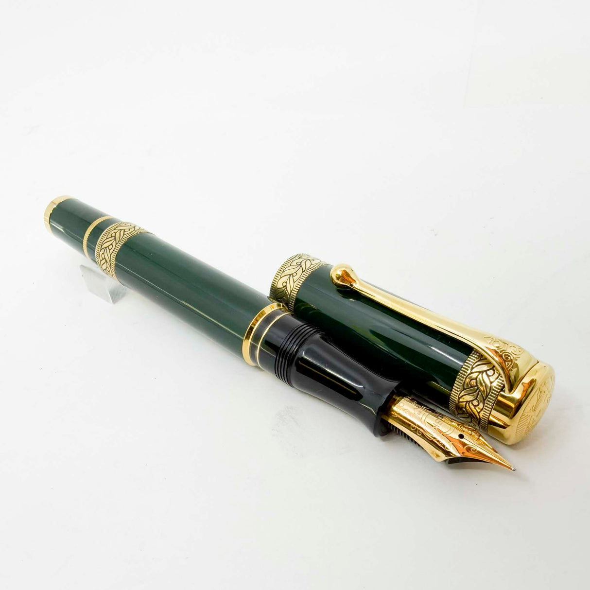 Aurora Original Dante Alighieri Green Lacquered Limited Edition Fountain Pen - Medium 18 Kt Gold Nib