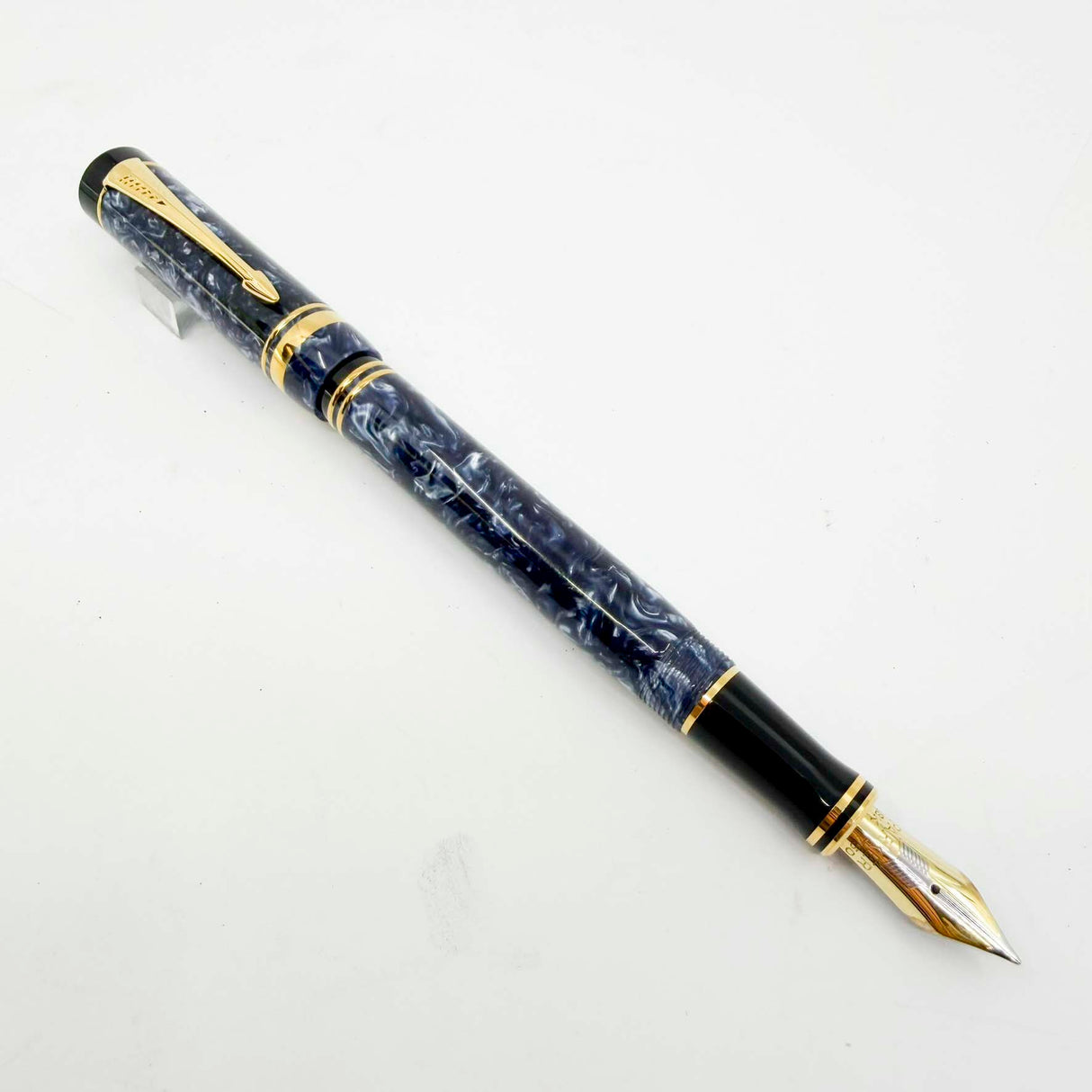 Parker International Duofold Blue Marble Fountain Pen - Fine 18kt Gold Nib