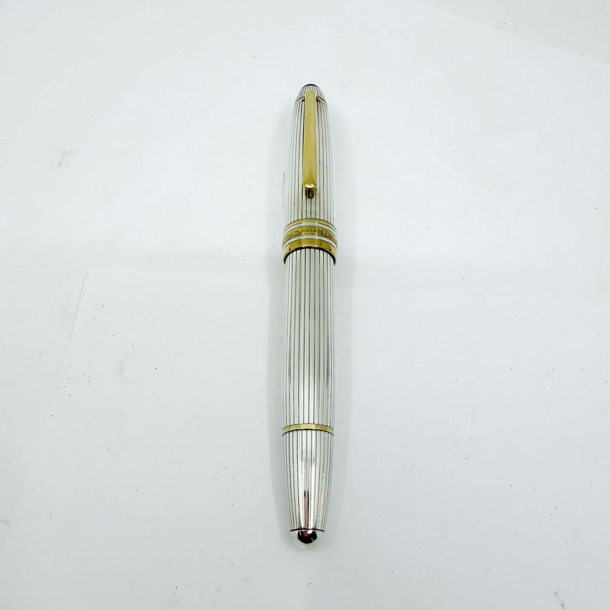 Montblanc LeGrand Solitaire #146 Sterling Silver Pinstriped Fountain Pen - Fine 18kt Gold Nib