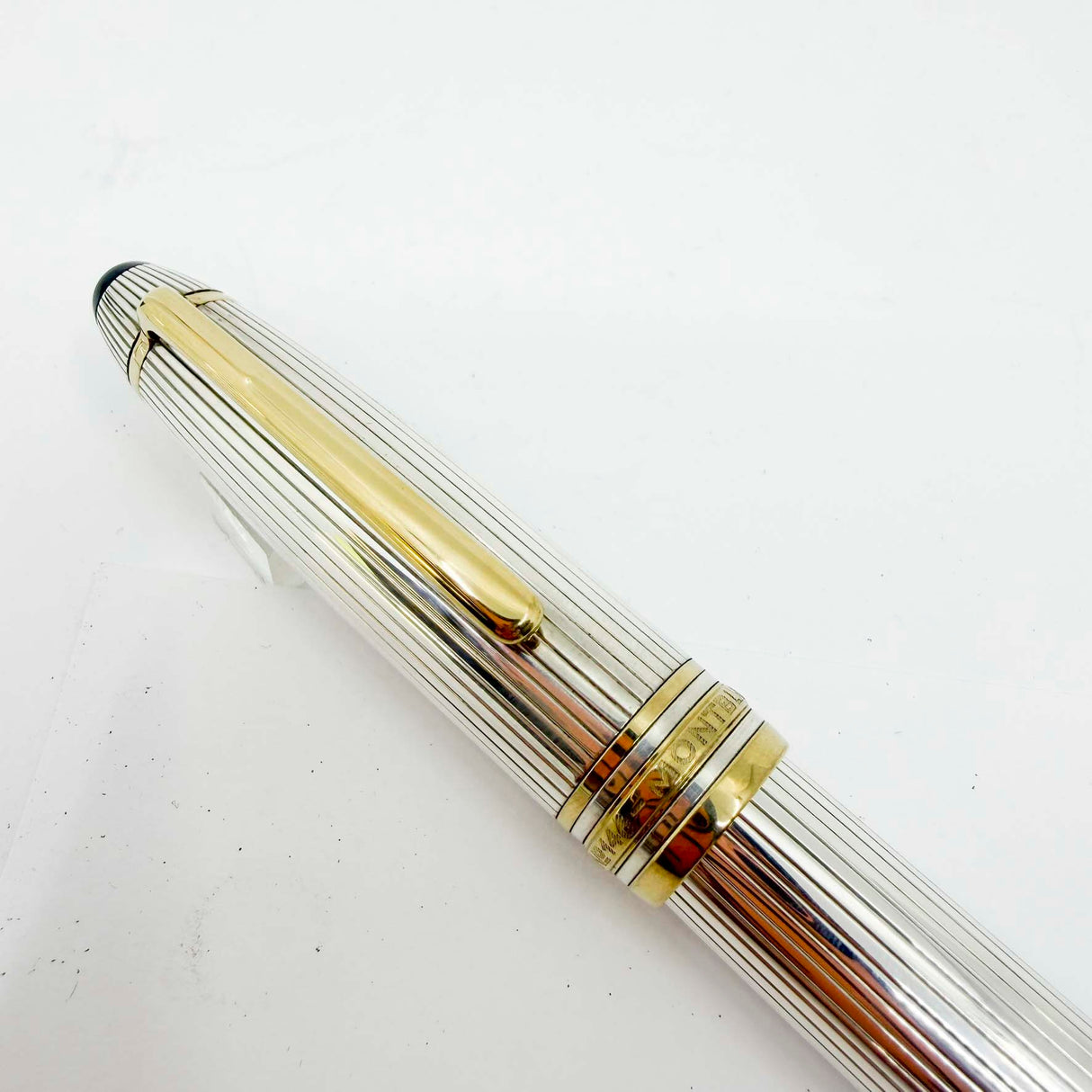 Montblanc LeGrand Solitaire #146 Sterling Silver Pinstriped Fountain Pen - Fine 18kt Gold Nib