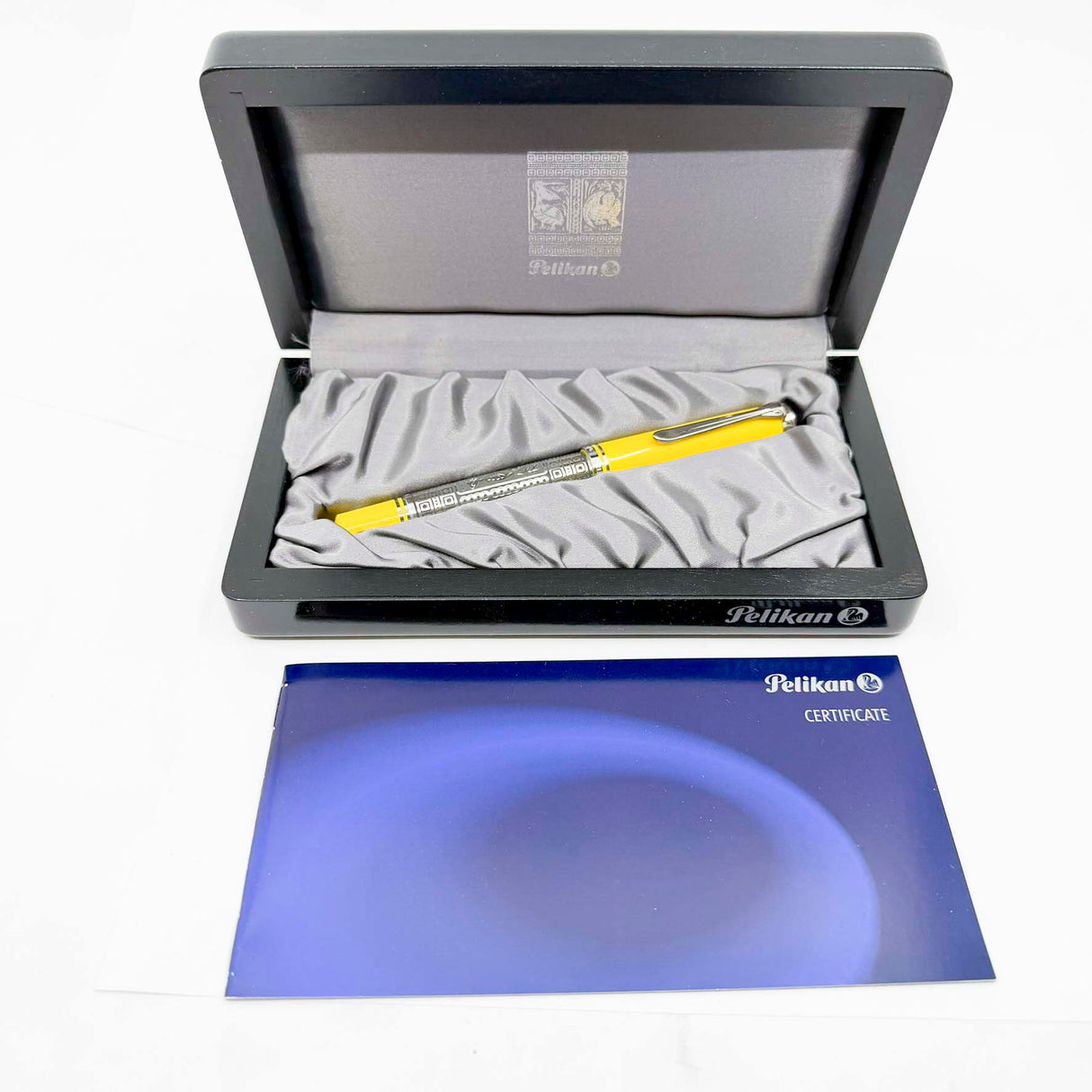 Pelikan M910 Yellow Toledo Sterling Silver Fountain Pen - Fine 18kt Gold  Nib