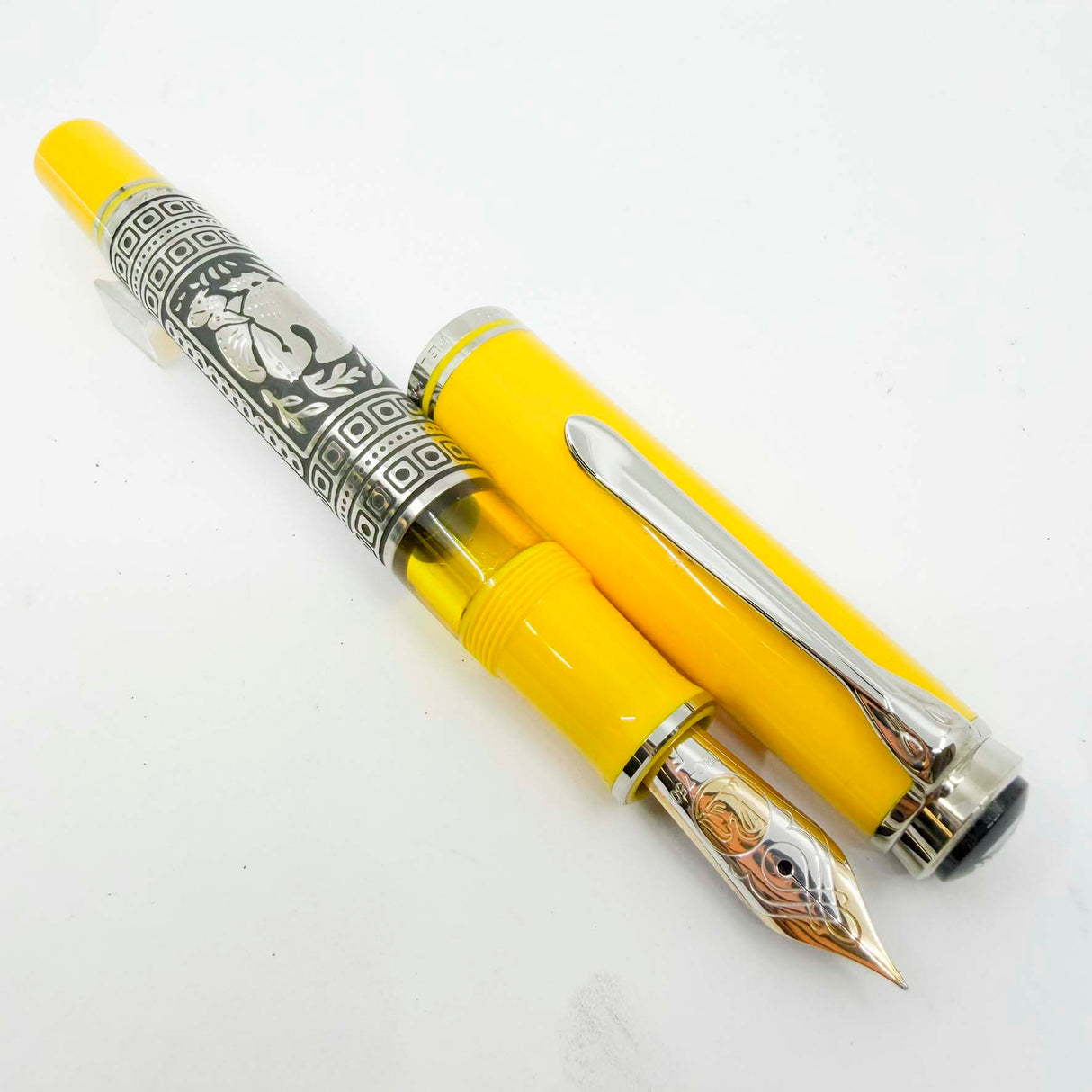 Pelikan M910 Yellow Toledo Sterling Silver Fountain Pen - Fine 18kt Gold  Nib