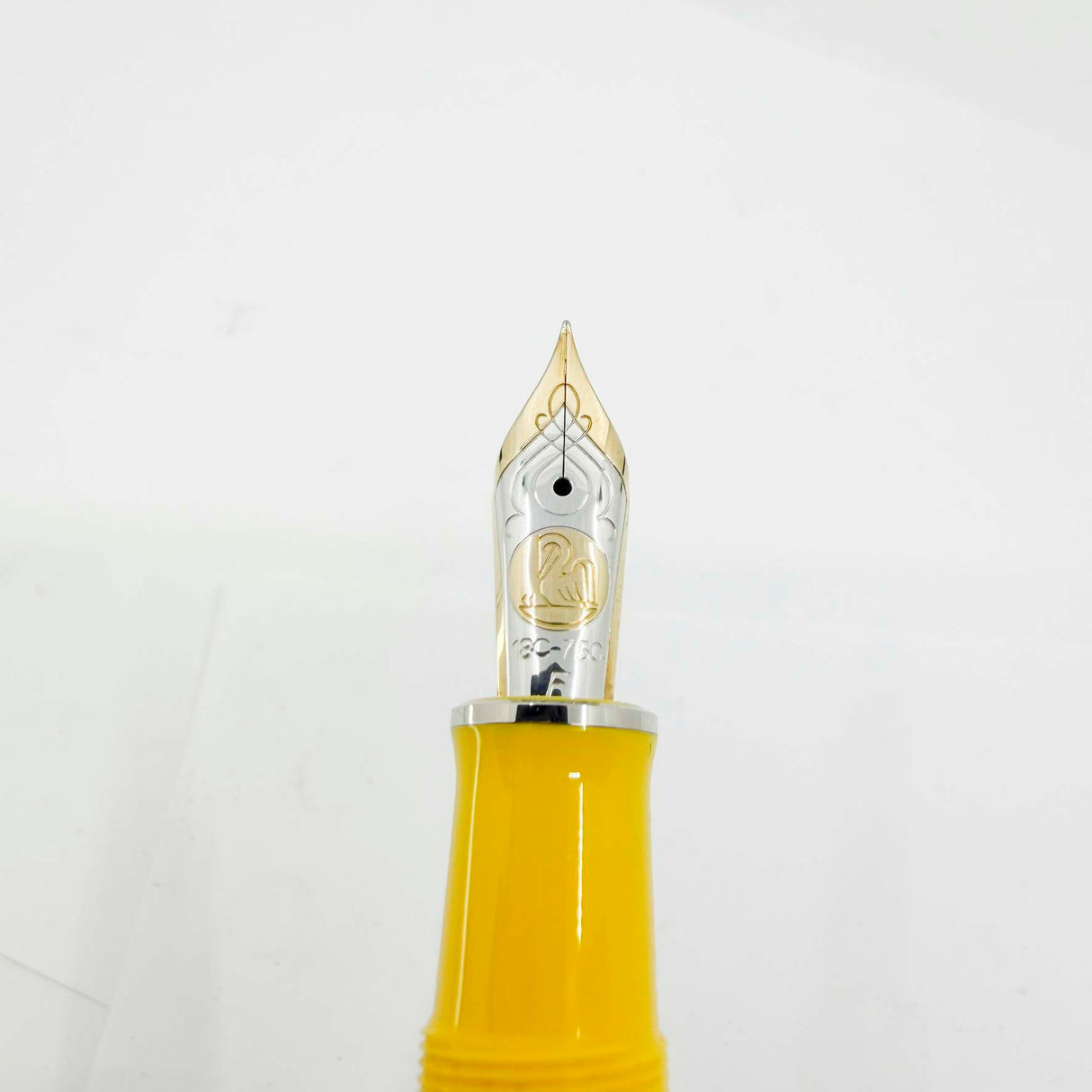 Pelikan M910 Yellow Toledo Sterling Silver Fountain Pen - Fine 18kt Gold  Nib