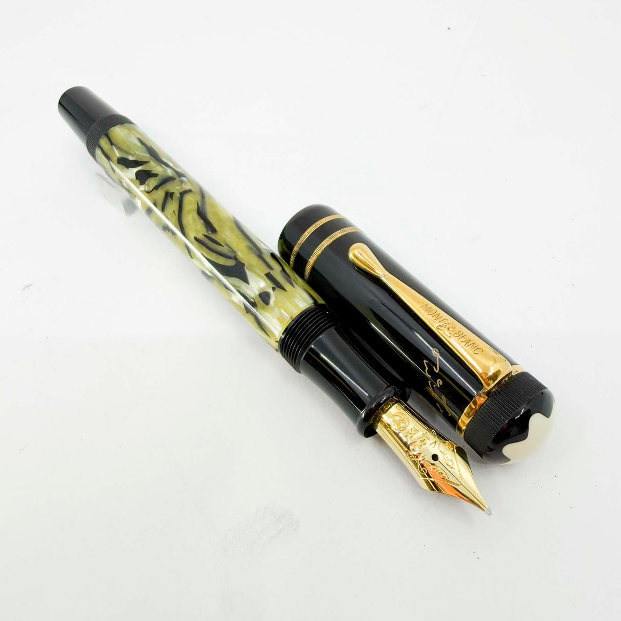 Montblanc Oscar Wilde Writer Series Limited Edition 3- PIECE SET - Medium 18kt Gold Nib