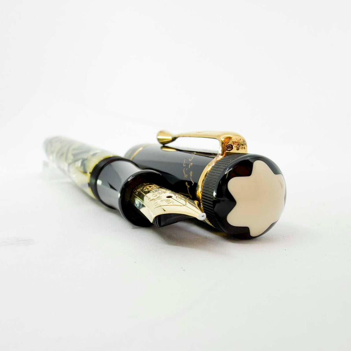 Montblanc Oscar Wilde Writer Series Limited Edition 3- PIECE SET - Medium 18kt Gold Nib