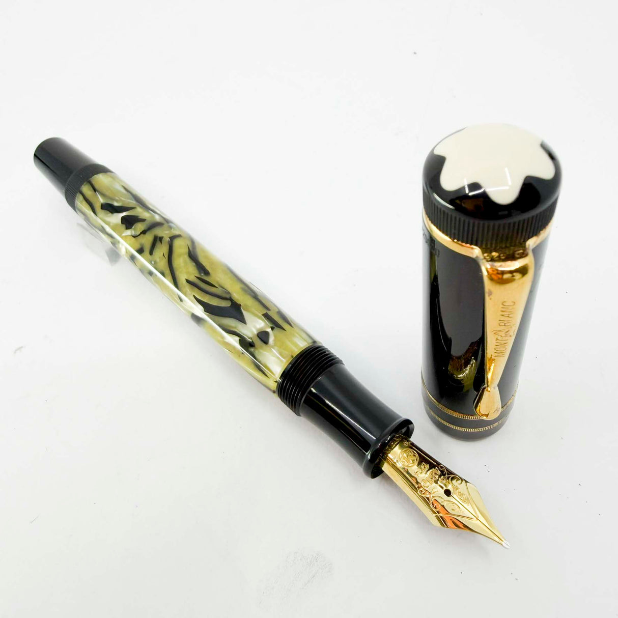 Montblanc Oscar Wilde Writer Series Limited Edition 3- PIECE SET - Medium 18kt Gold Nib