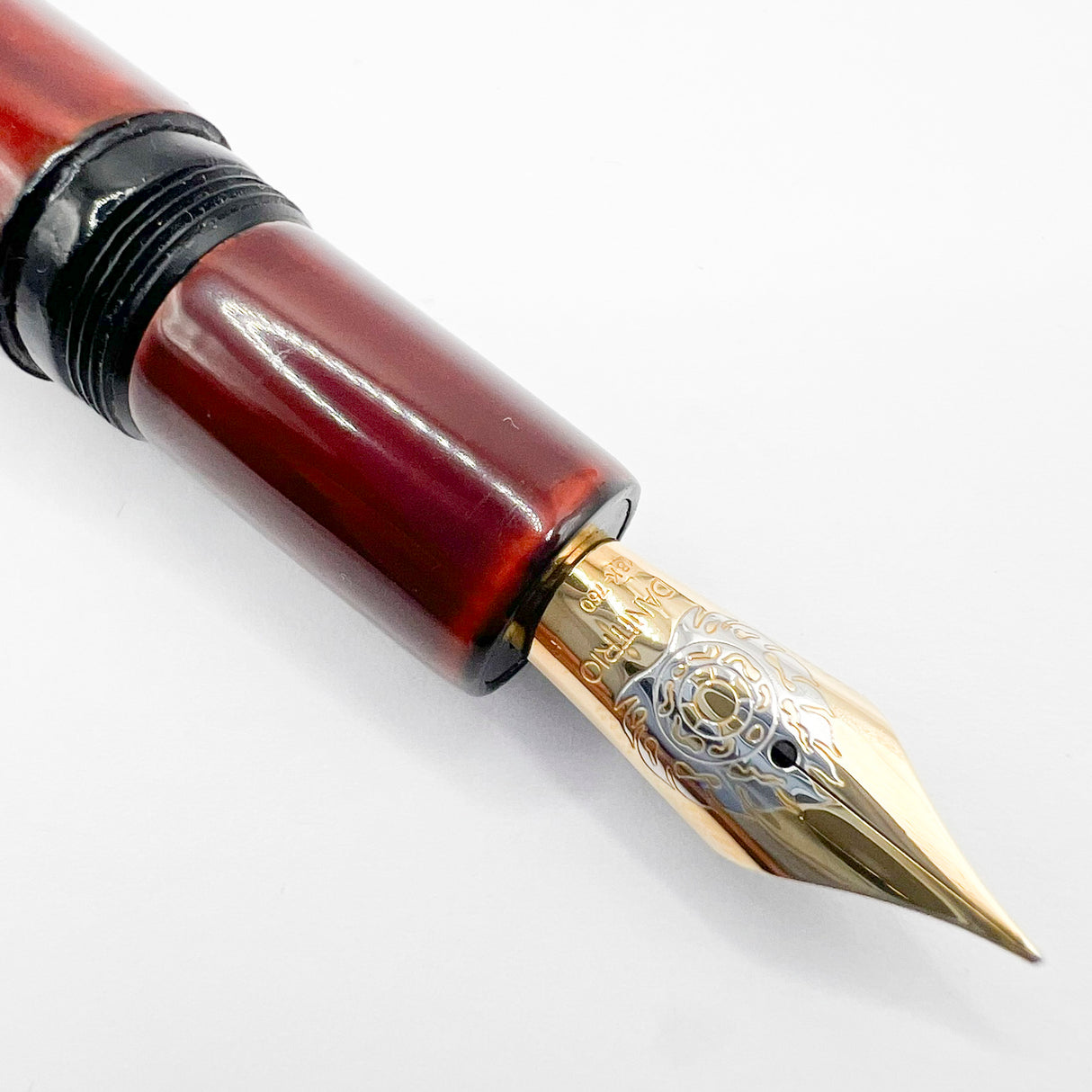 Danitrio Tami-Nuri Red  Urushi  Hand Painted Lacqueron Mikado Over-Sized Fountain Pen  - Fine 18kt Gold Nib